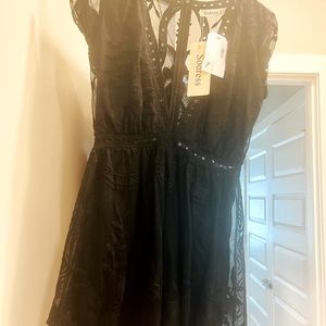 Black lace romper- nwt